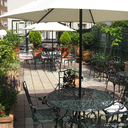 Knightsbridge Roof Garden 3* Londýn