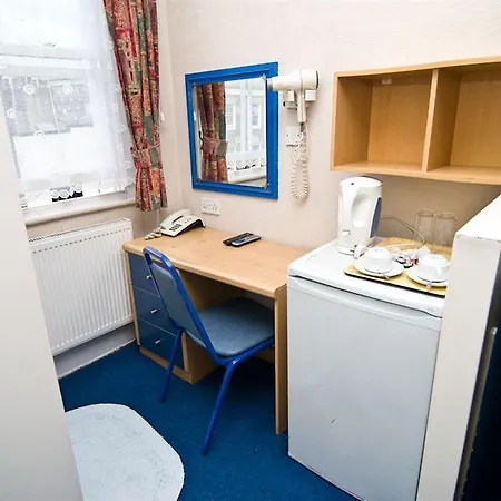 Boston Court Hotel 3*