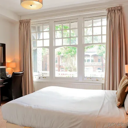 Hotel Raglan 3*