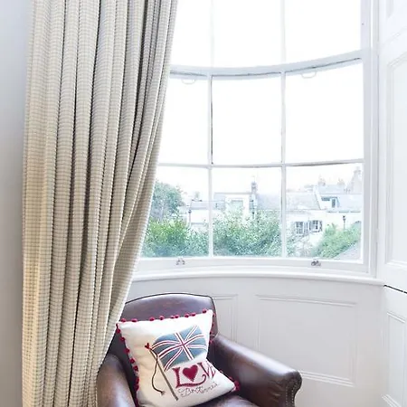Veeve - Holland Park Avenue Apartment *