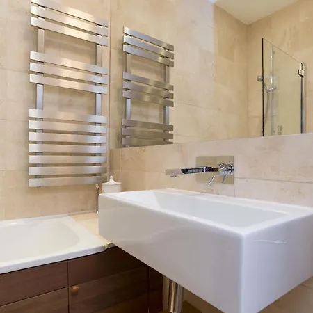 Veeve - Holland Park Avenue Apartment London