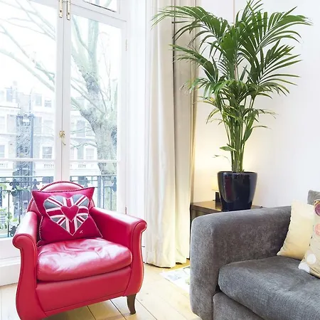 Veeve - Holland Park Avenue London