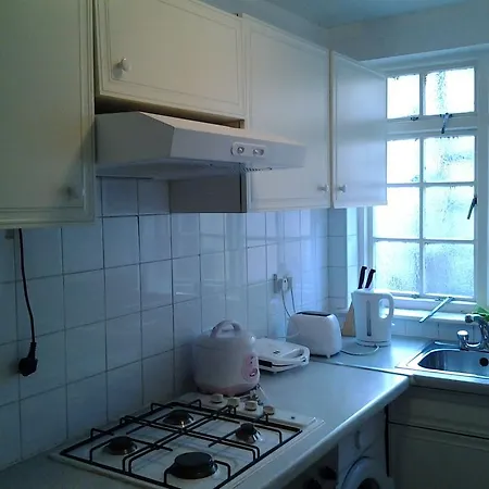 Widegate Hostel *