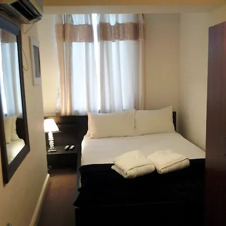Hostel Widegate London