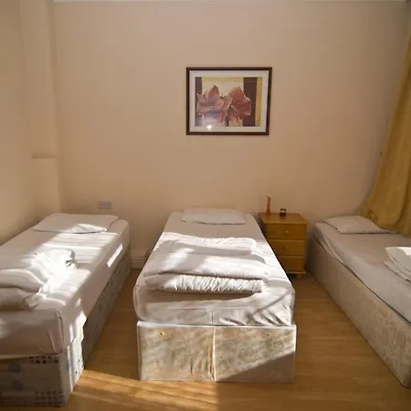 Gloucester Hotel London