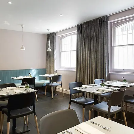 Signature Townhouse Hyde Park 4*