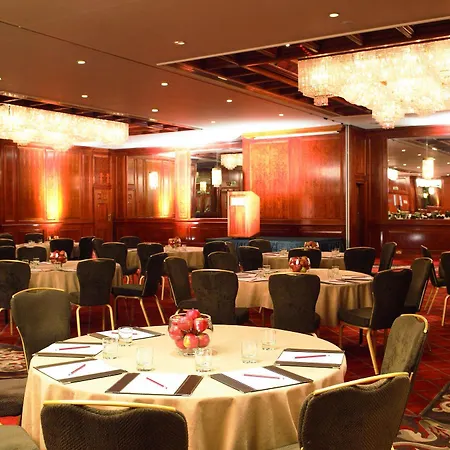 Radisson Blu Hotel, London Heathrow 4*
