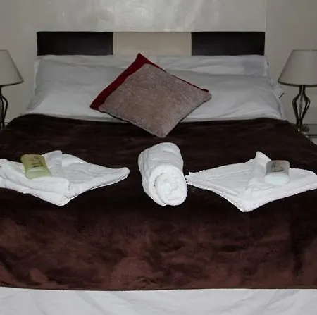 The Crystal Bed & Breakfast 2*
