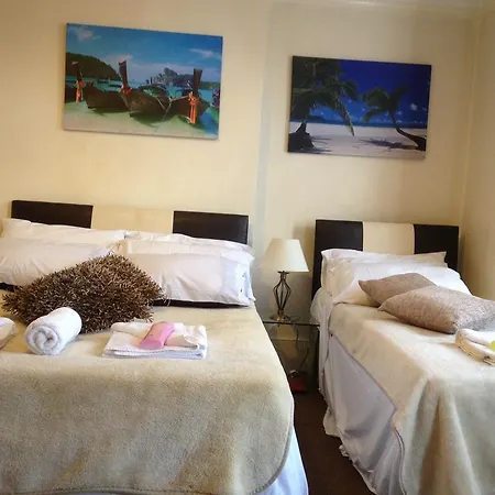 The Crystal Bed & Breakfast 2*