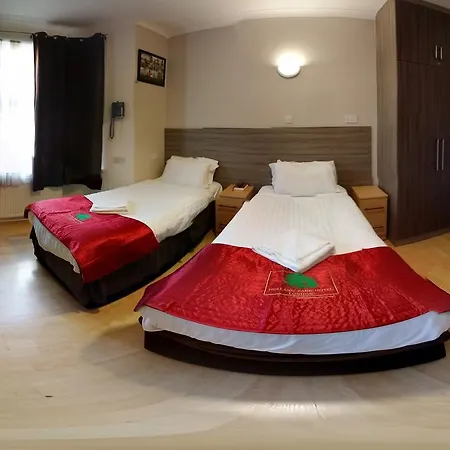 Holland Park Grove 3* ロンドン