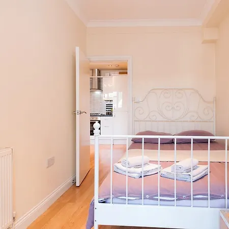 Kings Cross Apartment *