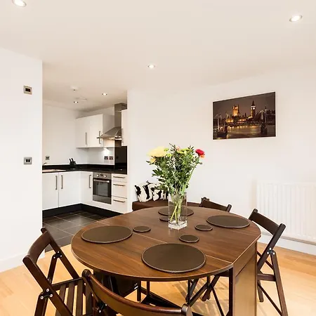 Joivy Lovely 1-bed Flat Near 02 Arena London