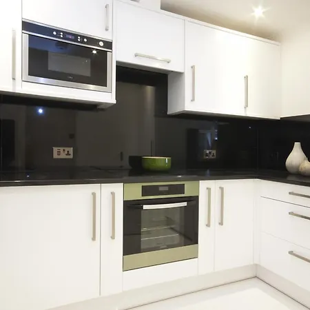 Queensgate Court Aparthotel Londra
