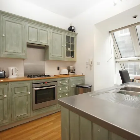 Magical & Charming 8 Covent Garden Townhouse London