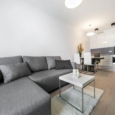 Kensington One Apartment