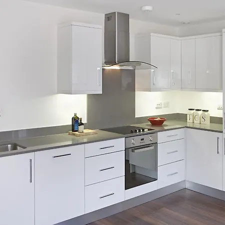 Kensington One Apartment *