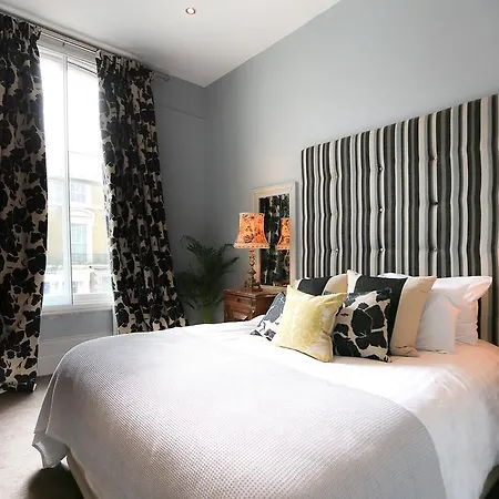 Otel The Crown And Sceptre Londra