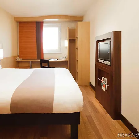 Ibis Docklands Canary Wharf 3*