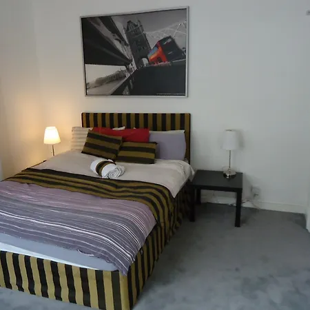 Kings Cross Apartment *
