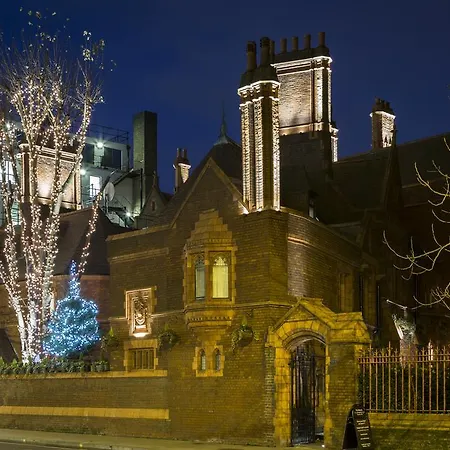 St Paul's 4*
