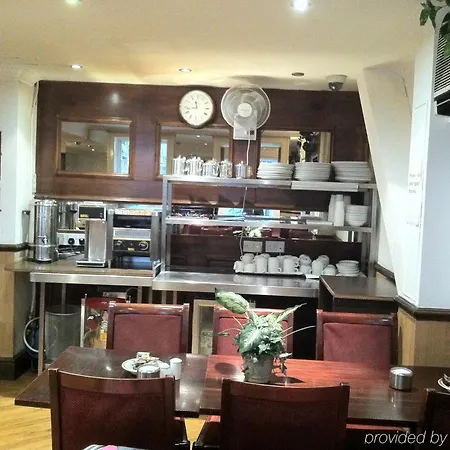 Linden House 3*