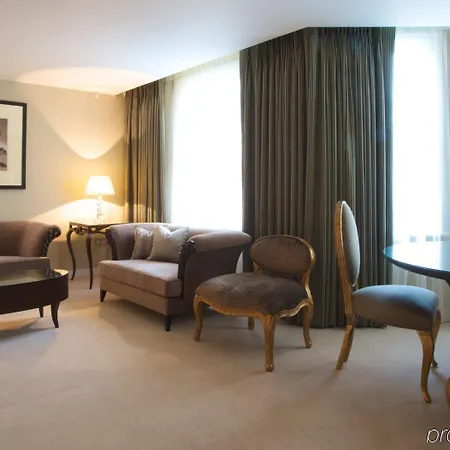 Manchester Street 4*