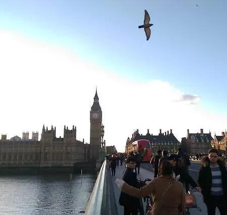 Sabellis House - Moments From The Big Ben Apartment