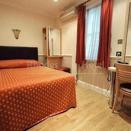 Hotel Rhodes London