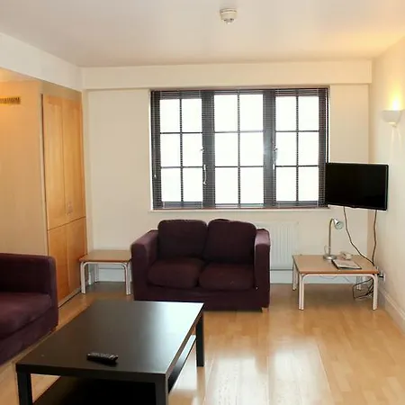 Acorn - Bakers Row Apartment London