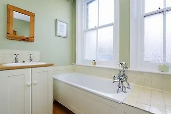 Vive Unique - Fulham Apartment