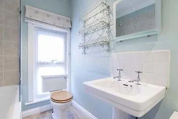 Vive Unique - Fulham Apartment