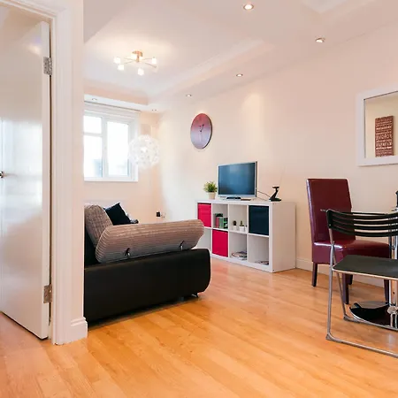 Kings Cross Apartment *
