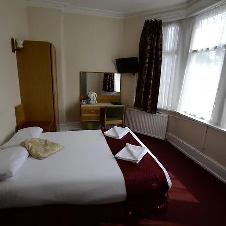 Cranbrook Hotel