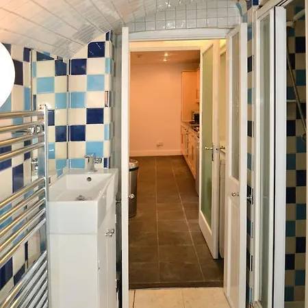Erlox Hyde Park Apartment *