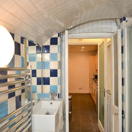 Erlox Hyde Park Apartment London