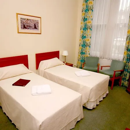The Penn Club Bed & Breakfast *