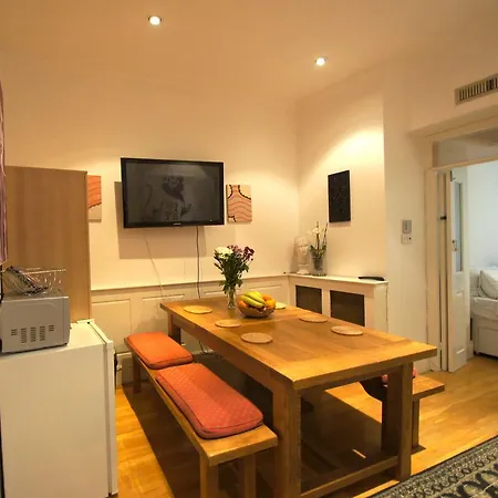 Magical & Charming 8 Covent Garden Townhouse London