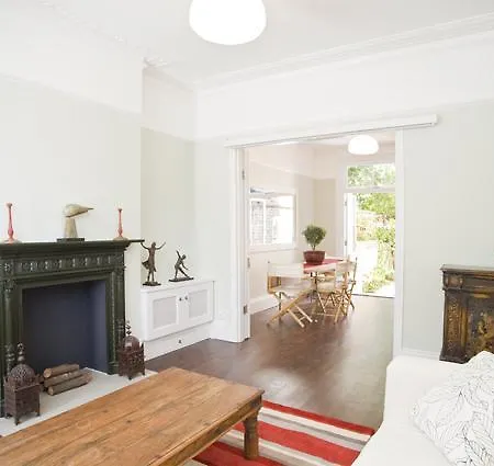 Veeve - House Bassein Park Road - Shepherd's Bush