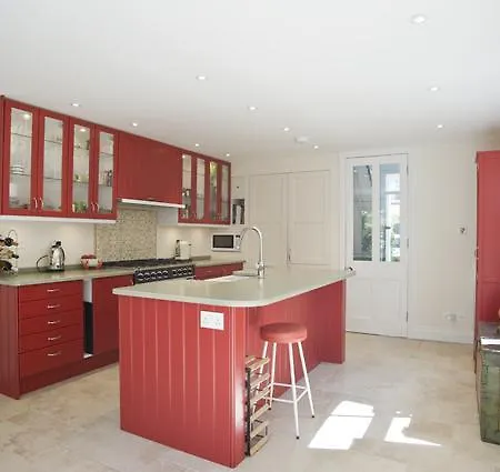 Veeve - House Bassein Park Road - Shepherd's Bush Apartment London