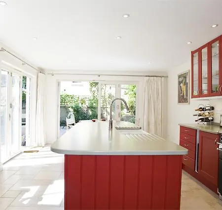 Veeve - House Bassein Park Road - Shepherd's Bush Apartment