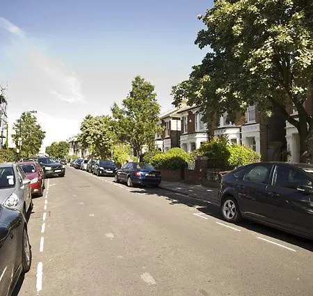 Veeve - House Bassein Park Road - Shepherd's Bush London
