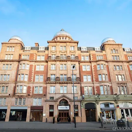Hilton Hyde Park Hotel
