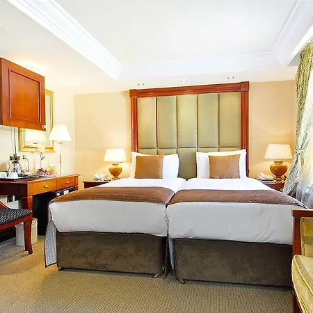 Moonlight 3* London