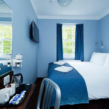 Angus Hotel 2*