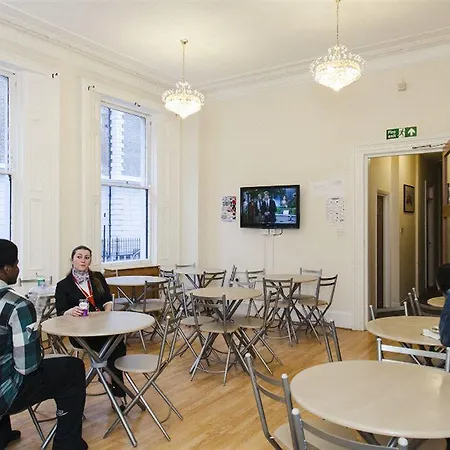 Barkston Earls Court *