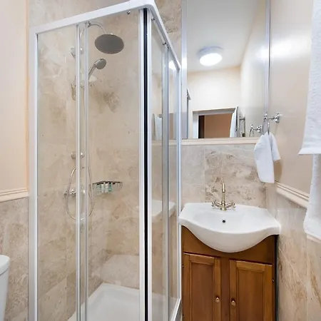 London Residence * London