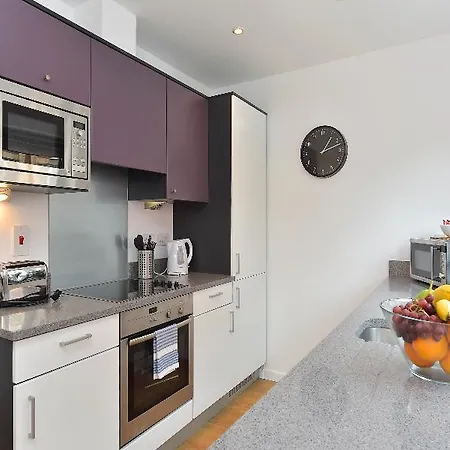 Beautiful 4-bedroom Flat In Bridge/borough! *