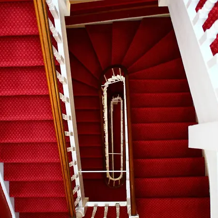 The Penn Club Bed & Breakfast *