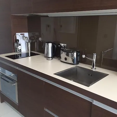 Albany House Central Apartment