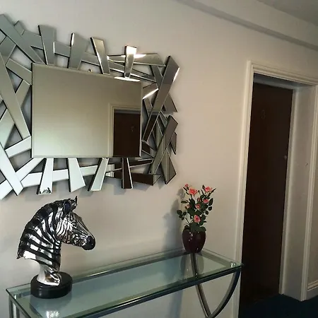 Globe City Apartment London